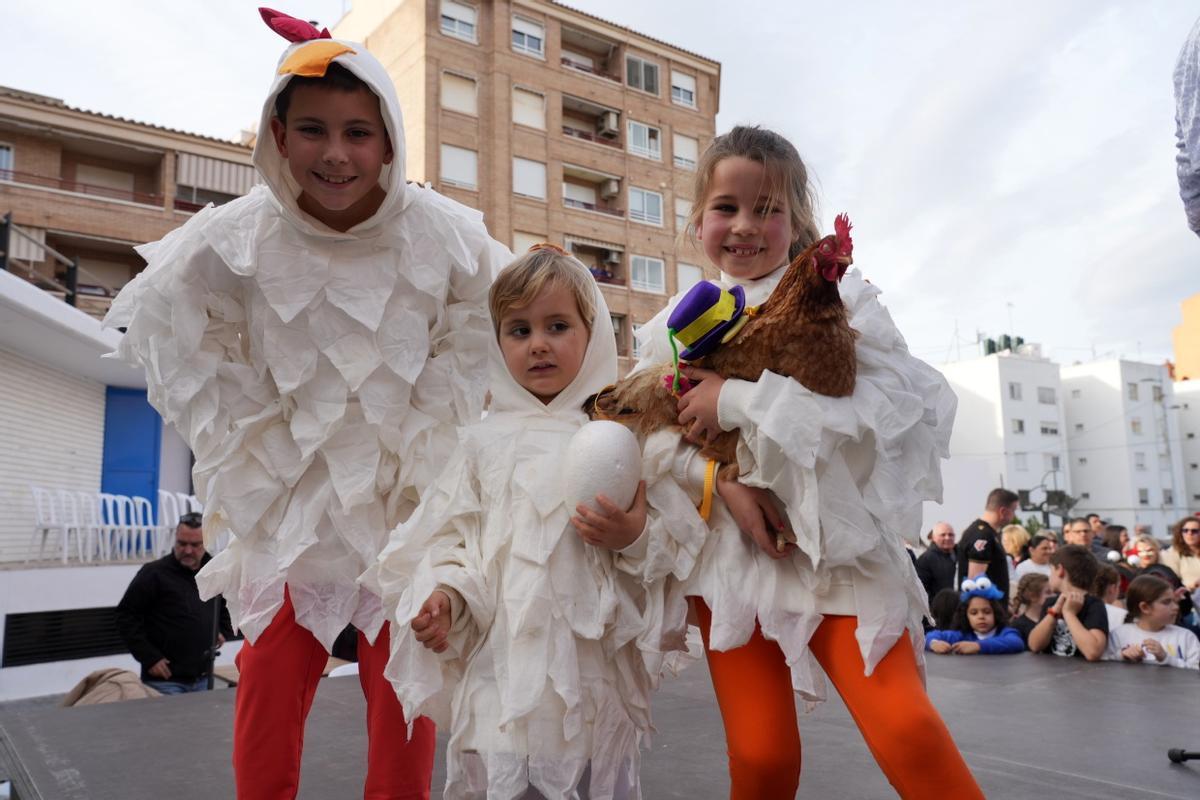 Mascotas disfrazadas en el Carnaval del Grau de Castelló. ¿Has participado? Búscate en esta divertida iniciativa
