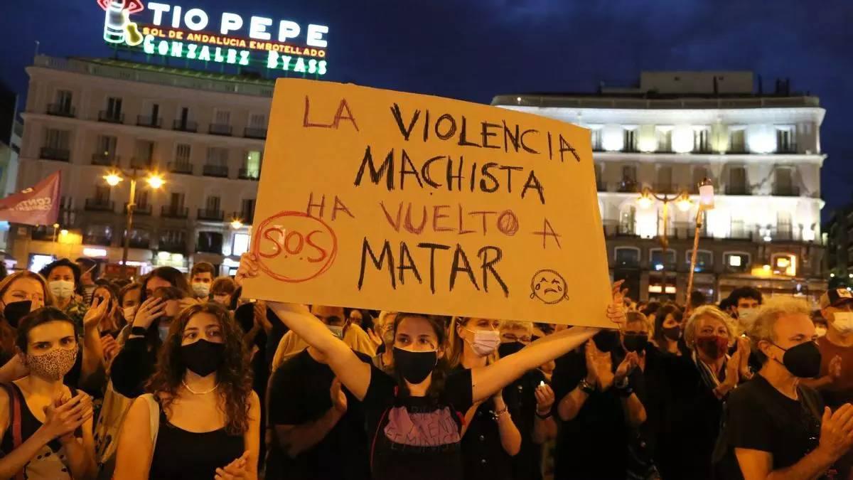 Concentración feminista en la Puerta del Sol (Madrid) contra los asesinatos machistas.