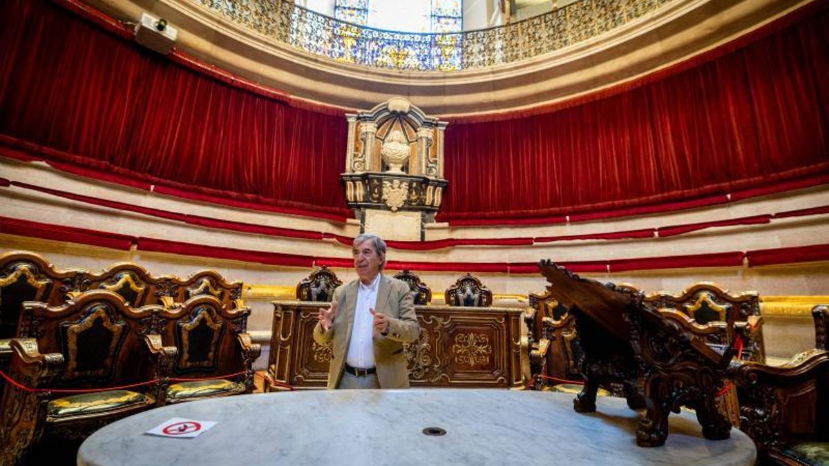 Miquel Vilardell: “La Reial Acadèmia de Medicina necesita una inversión; tenemos carcoma, entra agua cuando llueve”