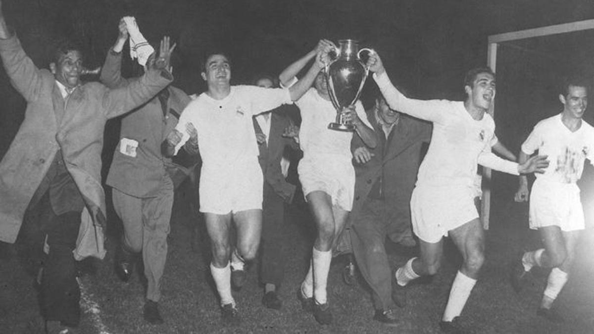 El Real Madrid ganó la primera Copa de Europa de la historia en la temporada 1955-56