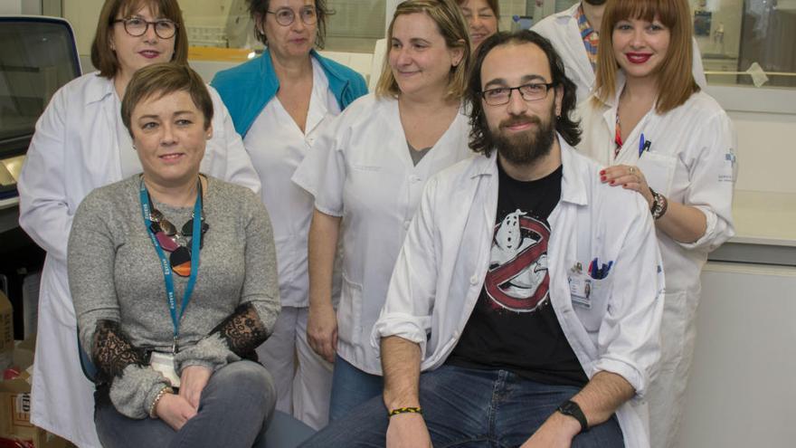 Equipo del laboratorio del HUCA que realiza los análisis genéticos.