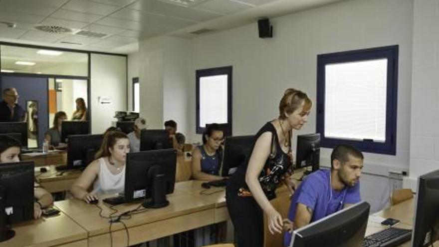 Aula habilitada en la Jaume I para la inscripción.