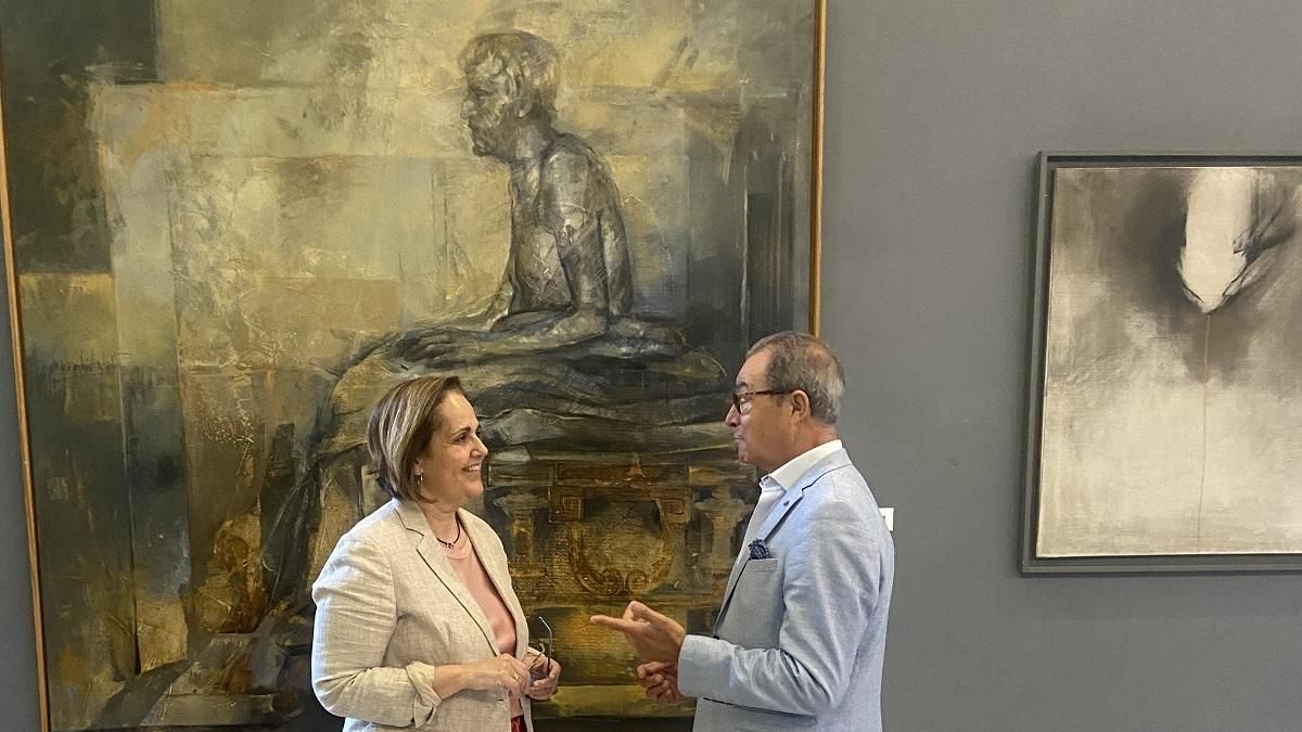 Blanca Torrent, presidenta del Imdeec y Nicolás de Bari Millán Cruz, vicepresidente del Real Círculo de la Amistad.
