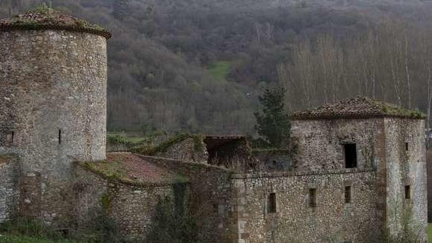 El palacio y la torre de Olloniego.