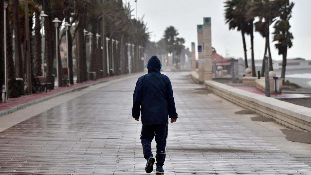 Arriba un tren de borrasques a Espanya amb pluja, neu i forts vents