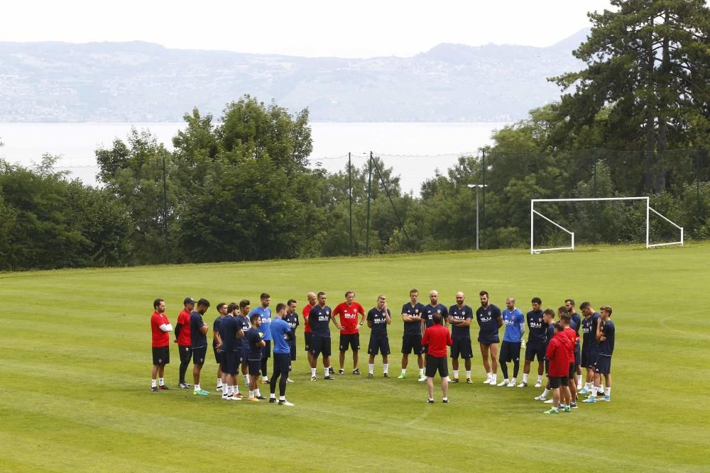 Alemany y Murthy, atentos al entrenamiento