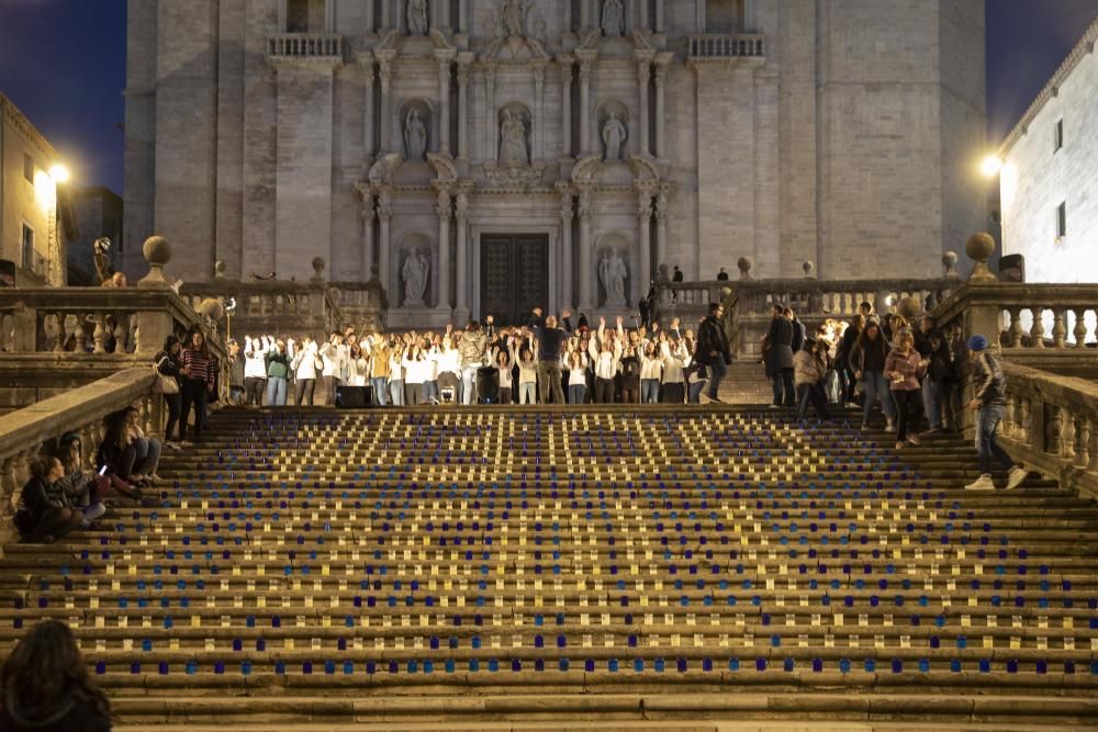 Encesa solidària de llantions a les escales de la Catedral de Girona