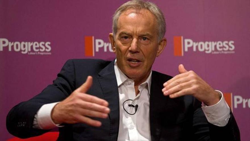 Los laboristas deben gravitar hacia el centro si quieren ganar las elecciones, advierte Blair