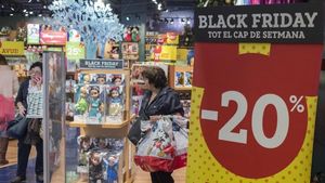 jjubierre36402759 barcelona  24 11 2016 black friday en los comercios  illa di161124181945