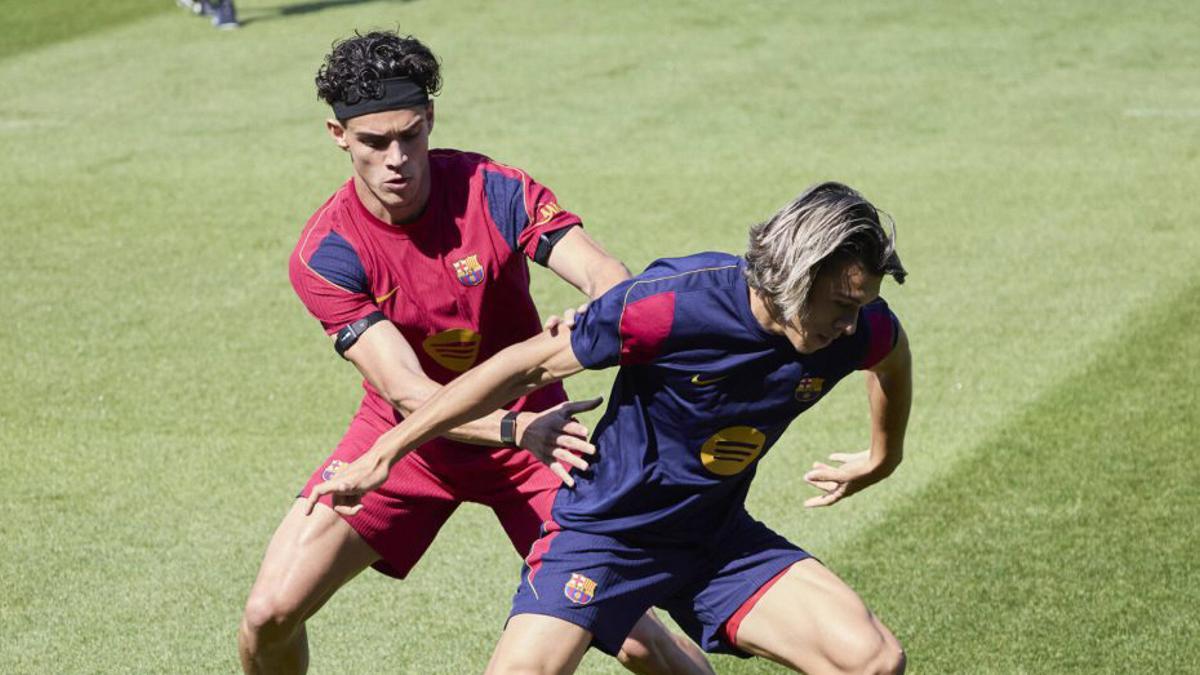 Els jugadors Héctor Fort i Álex González, durant l’‘stage’ de pretemporada del Barça a Birmingham. | DANI BARBEITO