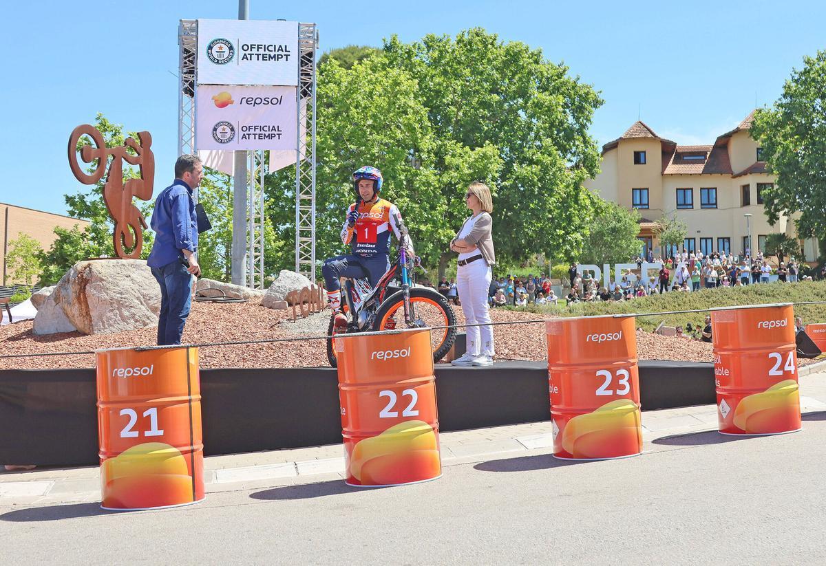 Totes les fotos de Toni Bou establint un nou Rècord Guinness a la seva rotonda de Piera