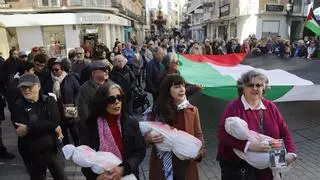 Decenas de personas salen a la calle en Córdoba en solidaridad con Palestina