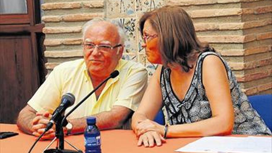 El periodista Xavier Manzanet da a la ciudad su material radiofónico