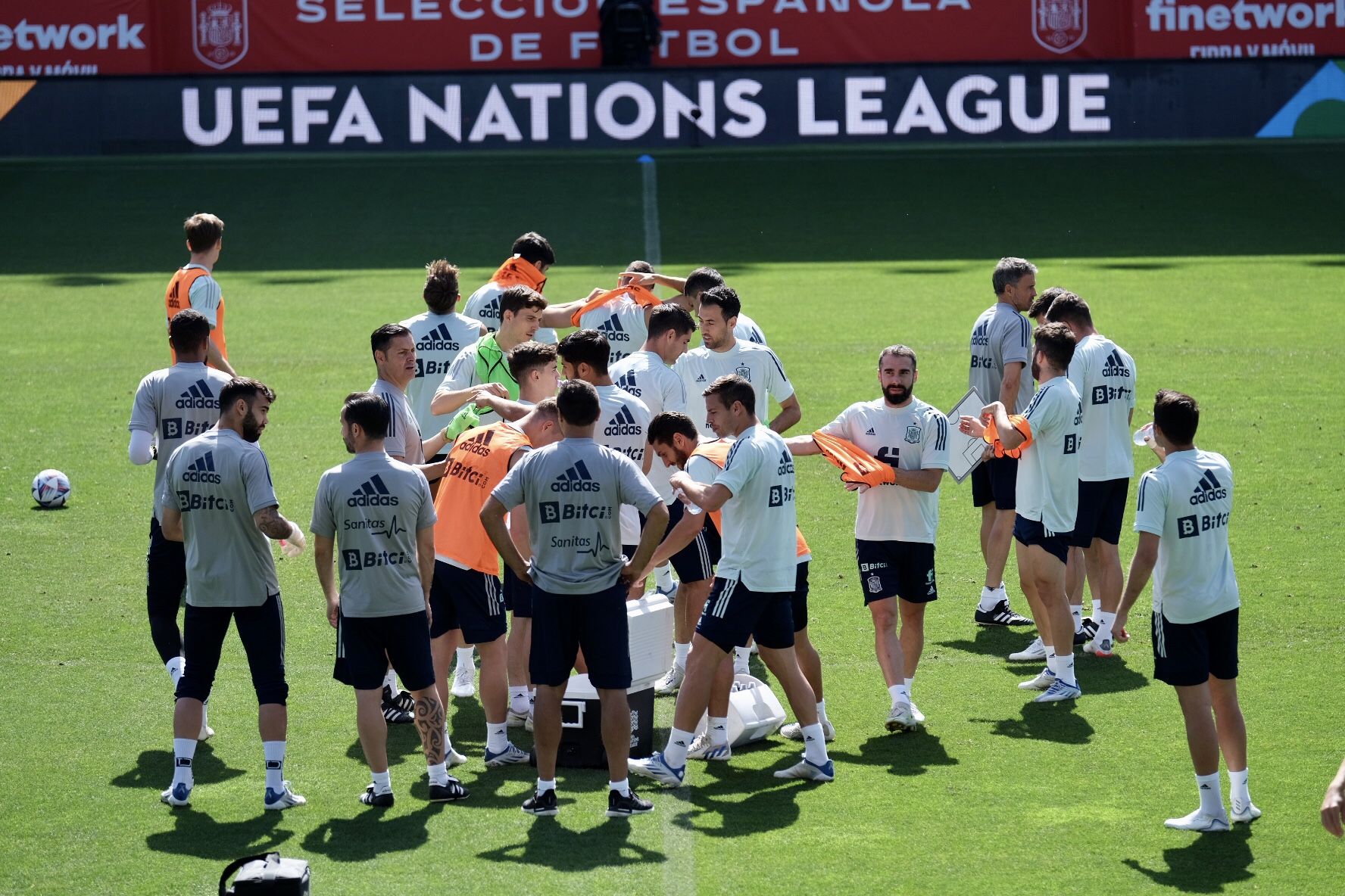 España se entrena en La Rosaleda para preparar el partido ante la República Checa