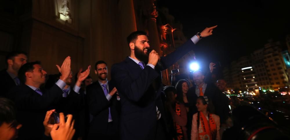 Celebración del triunfo en la Eurocup del Valencia Basket en València