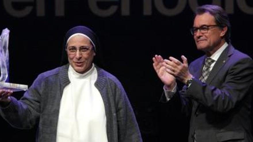 Sor Lucía Caram rep el premi Català de l´Any