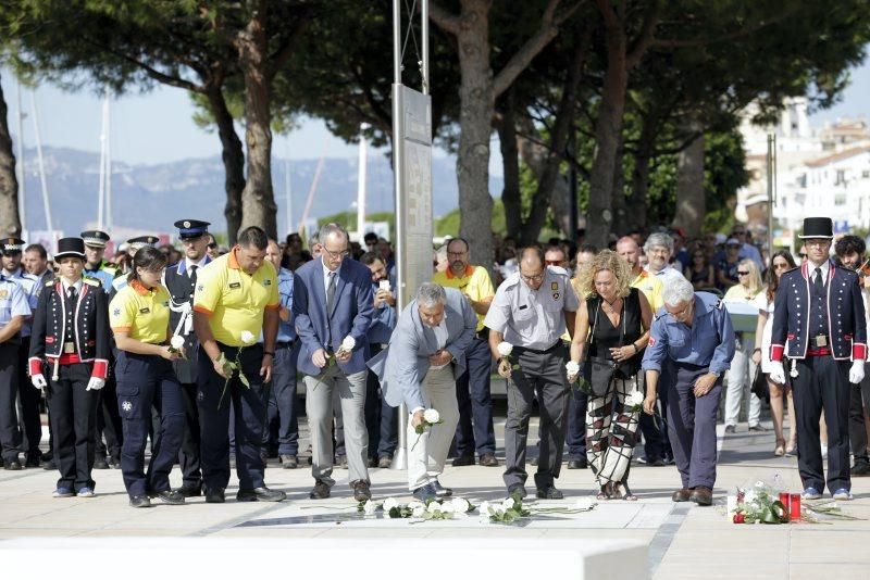 Homenaje a las vííctimas de Cambrils