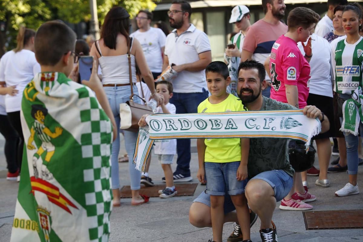 El Córdoba CF Futsal celebra el ascenso en Las Tendillas