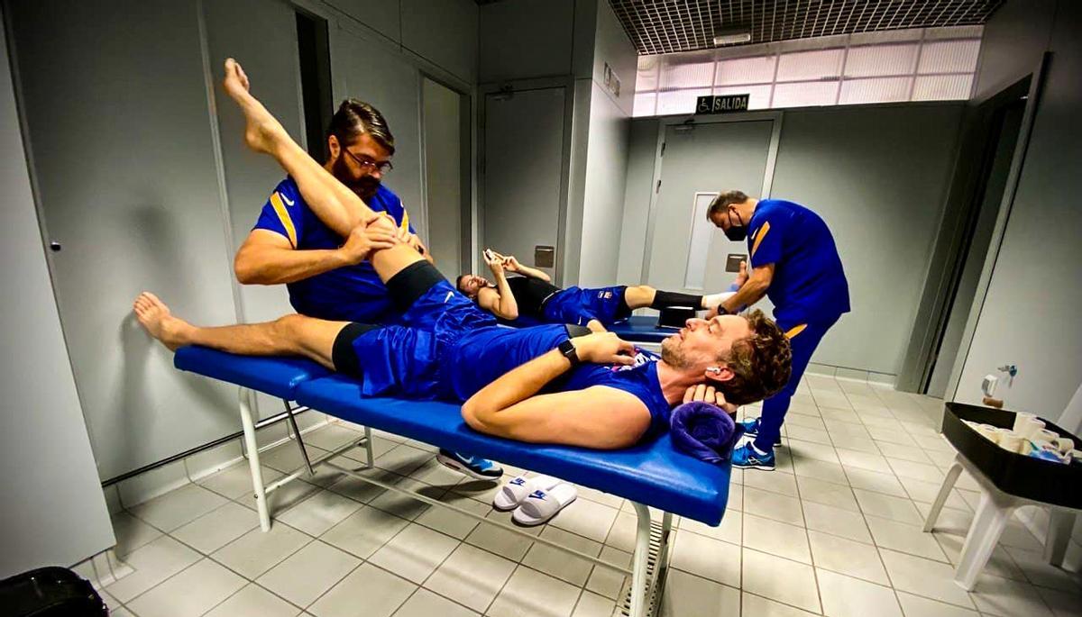 Recibe tratamiento de los fisios del Barça para mantener el buen tono muscular