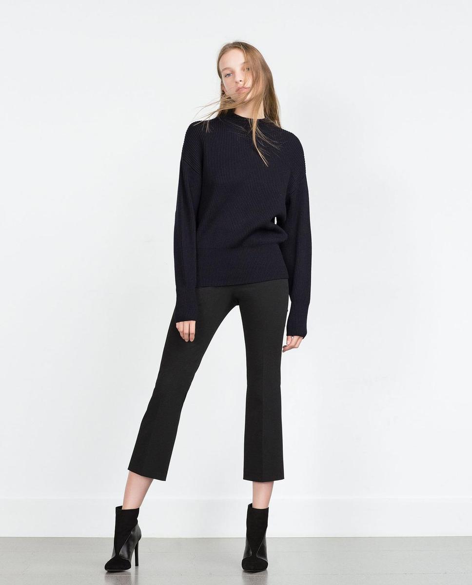 Pantalón 'cropped', Zara (12,99 €)