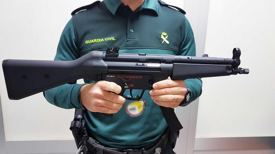 La Guardia Civil interviene dos armas de airsoft en el aeropuerto de Palma