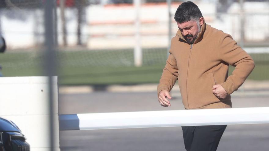 Gennaro Gattuso, antes de abandonar la ciudad deportiva tras su dimisión. | J.M.LÓPEZ