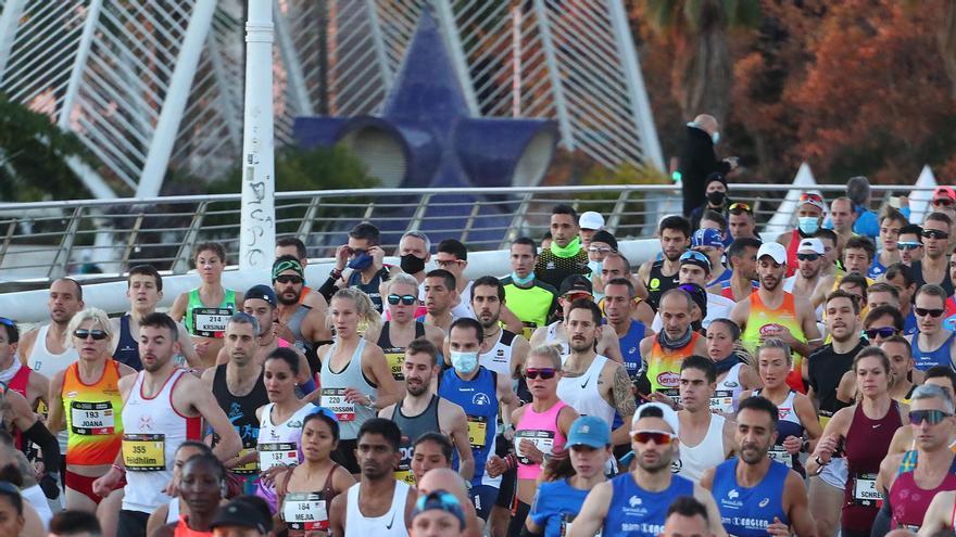 ¡Busca tu foto! Salida del Maratón Valencia 2021