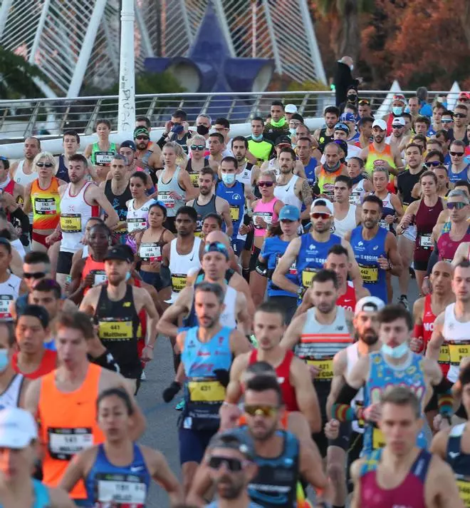 ¡Busca tu foto! Salida del Maratón Valencia 2021