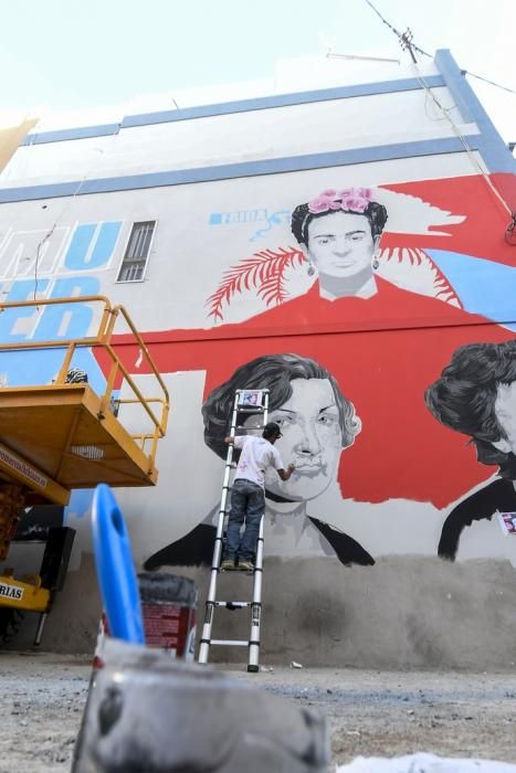 15-04-19 LAS PALMAS DE GRAN CANARIA.CALLEJON LAS LAGUNETAS. LAS PALMAS DE GRAN CANARIA. Fotos de un mural que estan pintando en un solar en el callejon Las Lagunetas.  | 15/04/2019 | Fotógrafo: Juan Carlos Castro