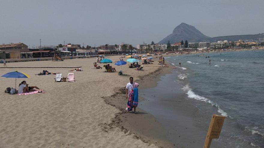 La playa tardará unos días en recuperar la afluencia normal de bañistas de principios de verano. | A. P. F.
