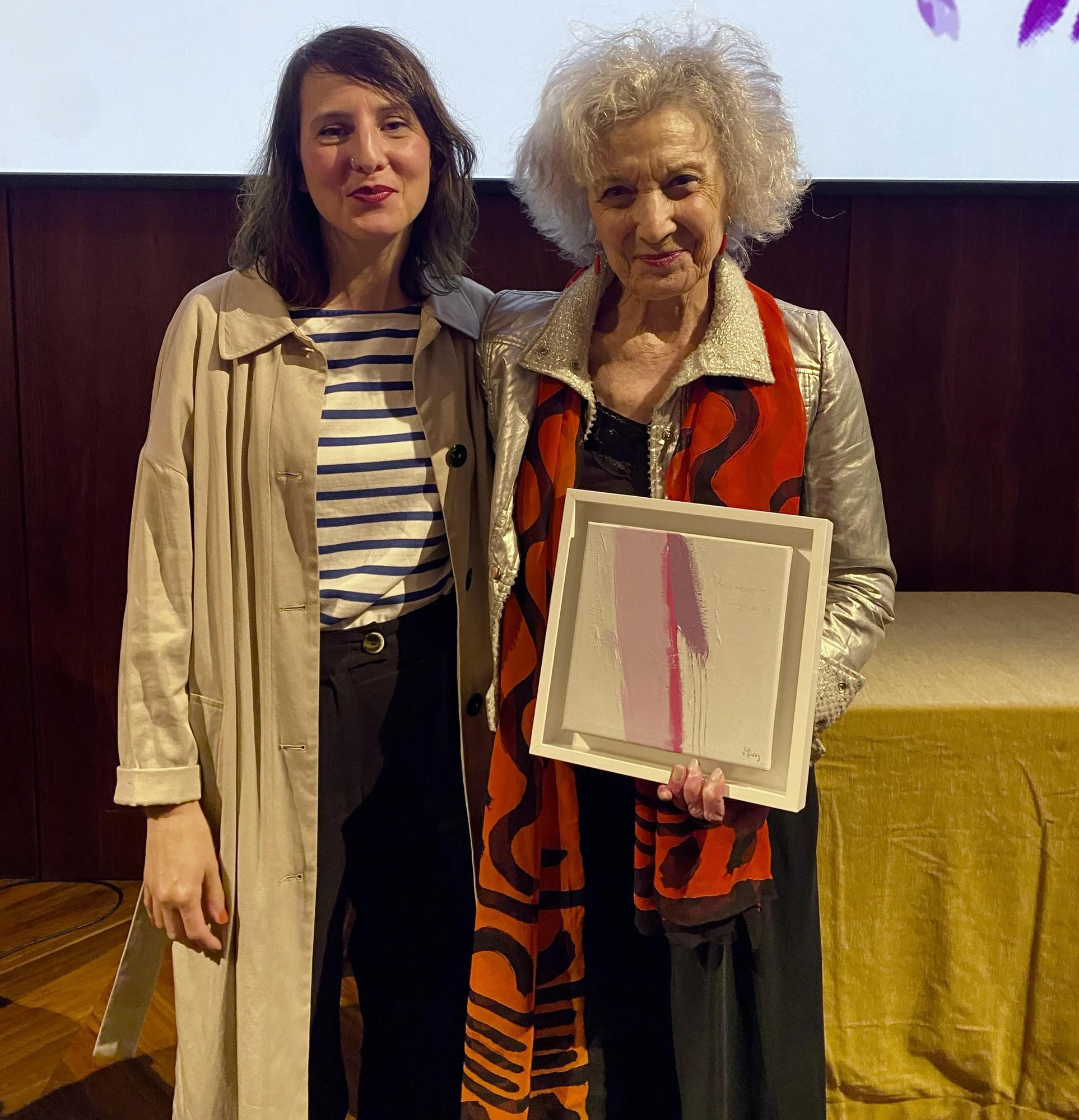 Marisa Paredes con Virginia Rivas en el Museo Thyssen.