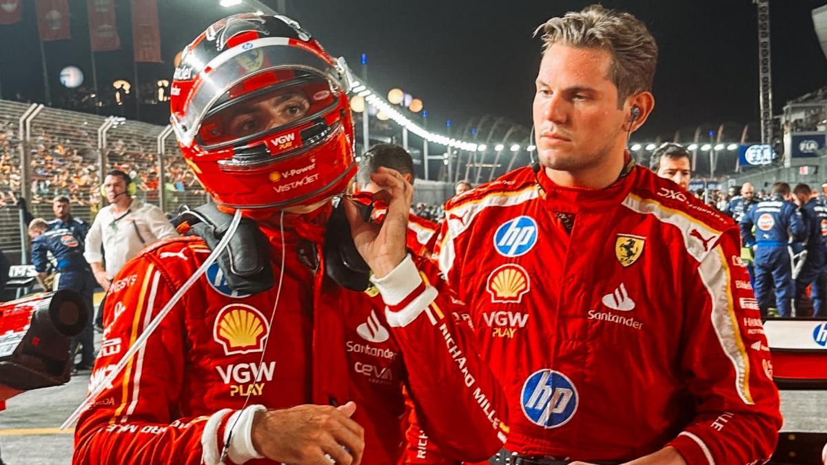 Carlos Sainz, antes de tomar la salida en Singapur