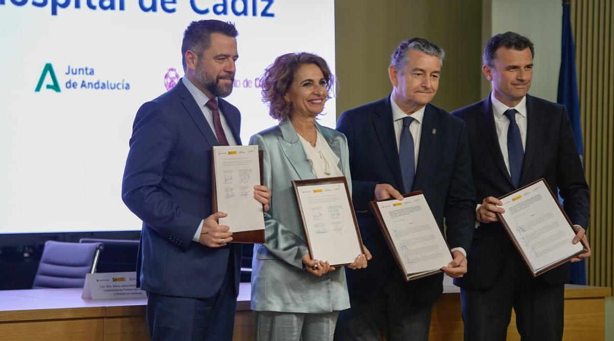 Firma del acuerdo para la construcción del Hospital de Cádiz
