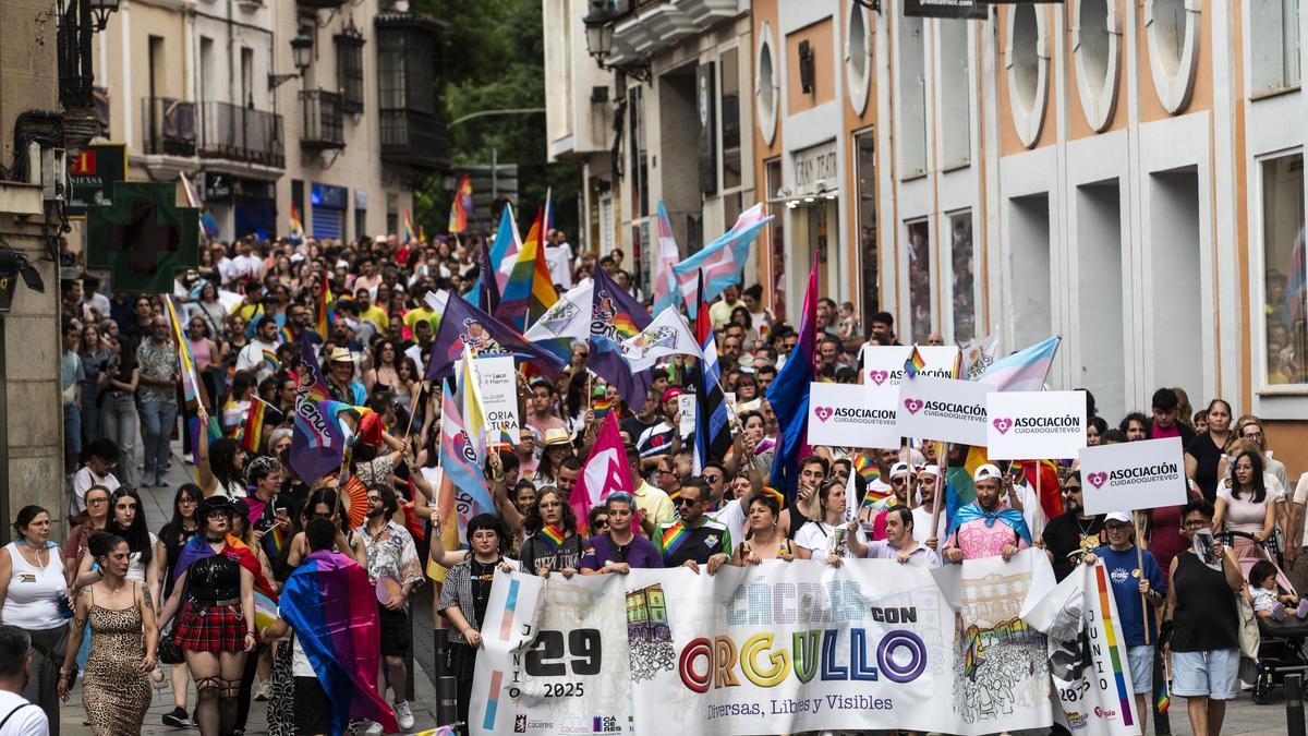 Manifestación del colectivo LGTBI en Cáceres.