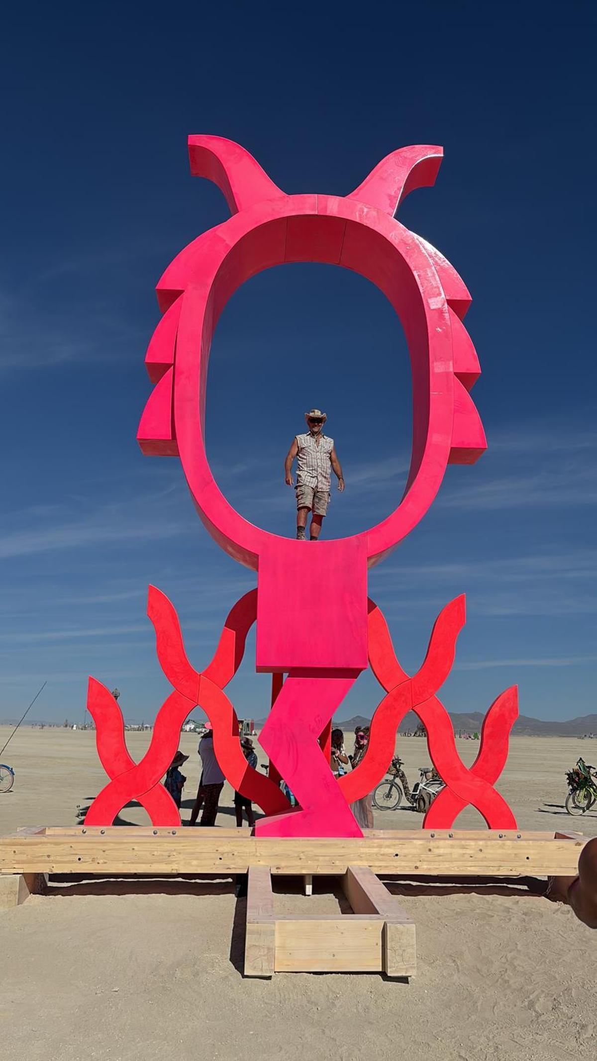 Levantan 'al tombe' el 'Correfoc' de Dani Nebot en el festival Burning Man del desierto de Nevada