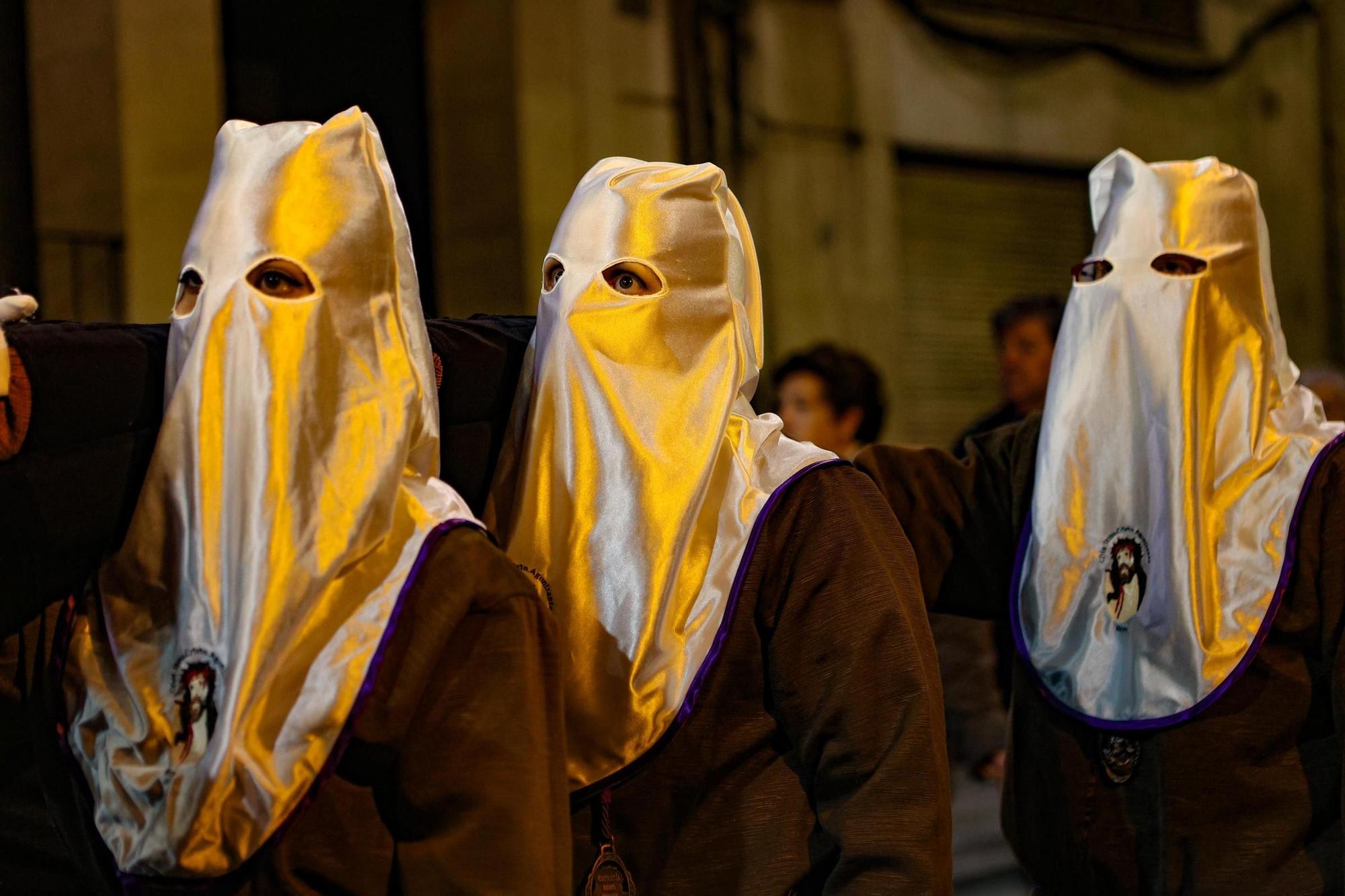 Cantos en Alcoy para rasgar el silencio