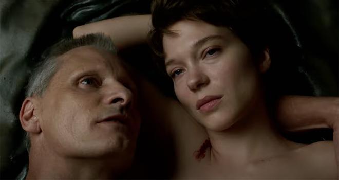 Viggo Mortensen y Léa Seydoux en 'Crimes of the future'