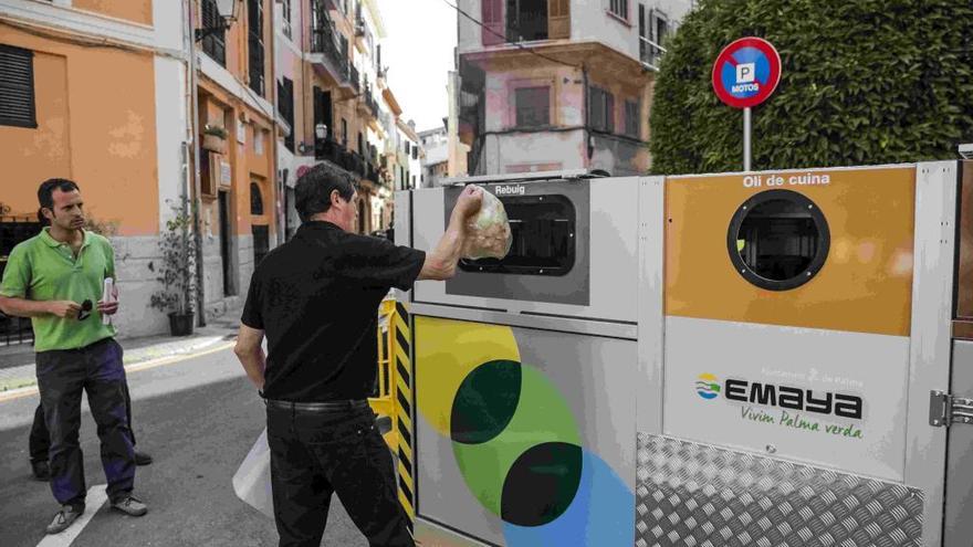 El barrio de la Seu estrena hoy el sistema de recogida selectiva móvil de residuos