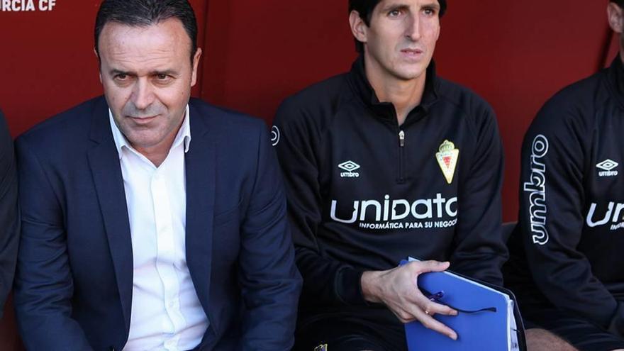 Salmerón: &quot;No contar con aficionados  mañana en Sevilla es malo para el fútbol&quot;