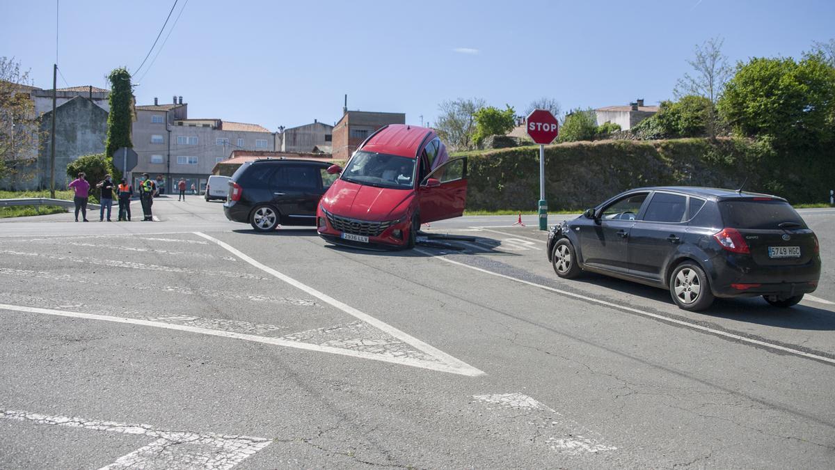 Vehículos implicados en la triple colisión de Vila de Cruces