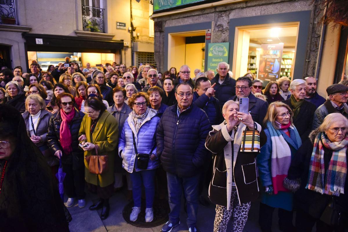 El arzobispo de Santiago presidió este viernes la procesión de la Virgen de los Dolores en A Coruña. El arzobispo de Santiago presidió este viernes la procesión de la Virgen de los Dolores en A Coruña.