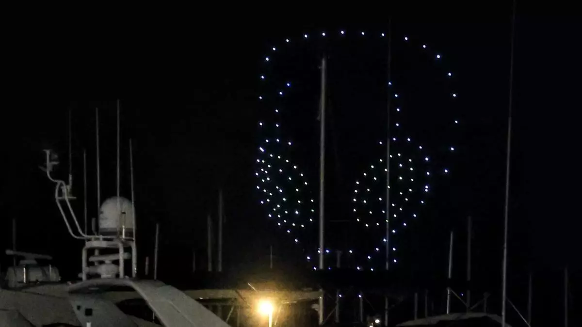 Los drones conquistan el cielo de Alicante en Hogueras con un espectáculo inspirado en el espacio