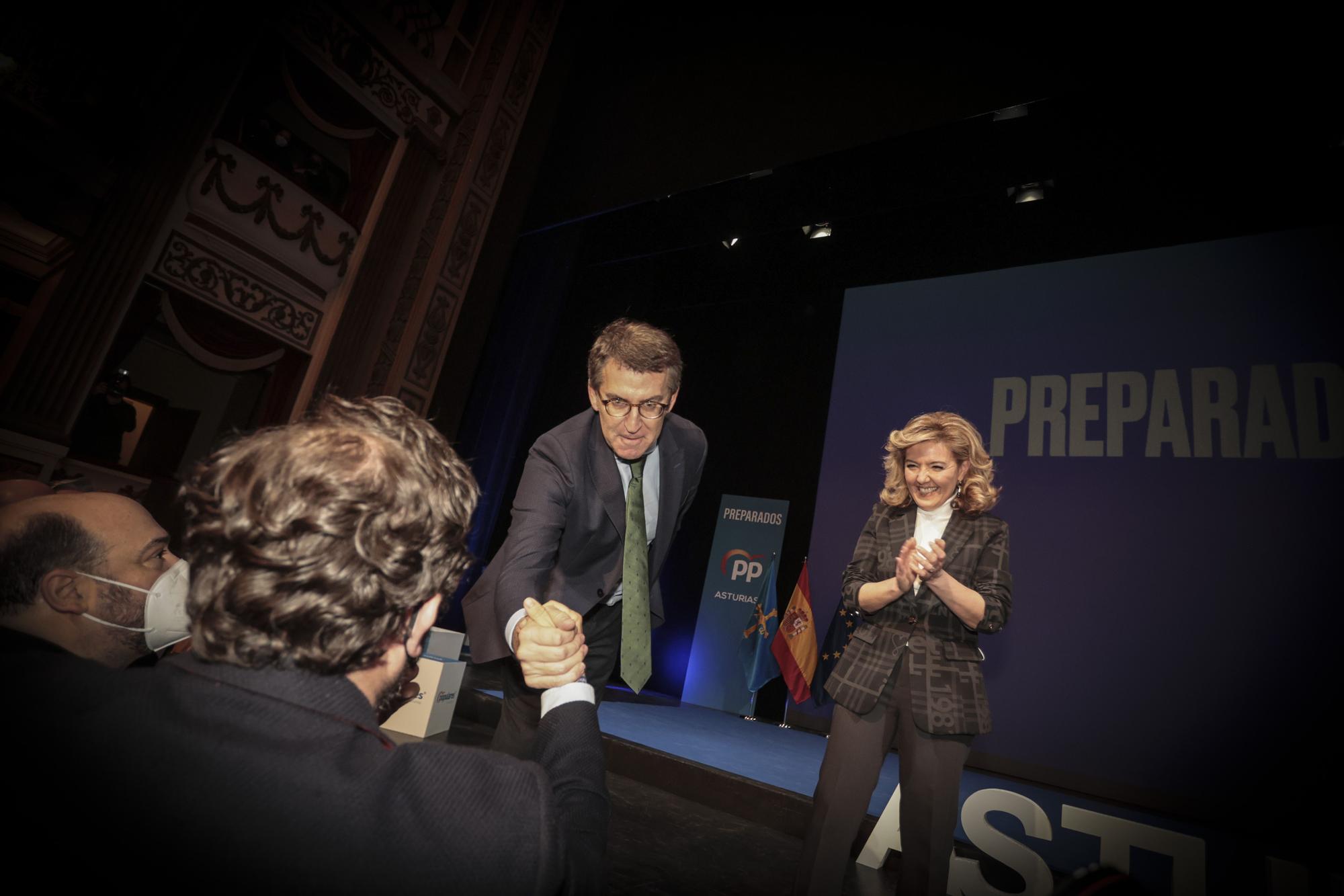 Núñez Freijóo se encuentra con los populares asturianos en Oviedo