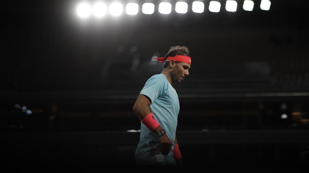 zentauroepp55293960 spain s rafael nadal prepares to serve against italy s janni201006233548