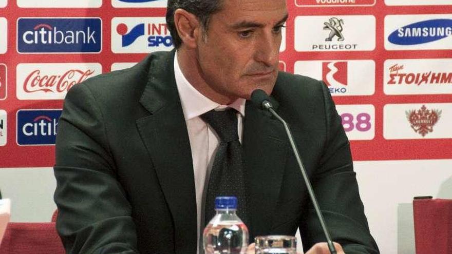 Míchel González, entrenador del Málaga. // Andrés Mourenza