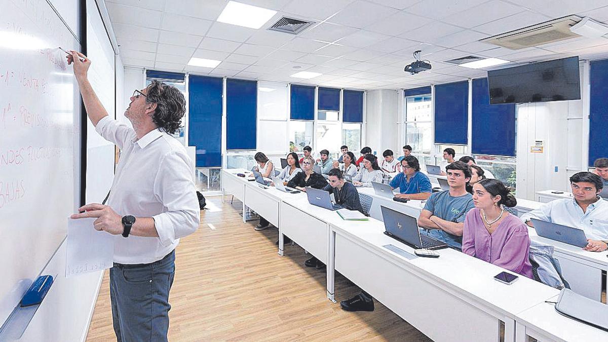 Alumnos de grado ESIC Sevilla 2023.