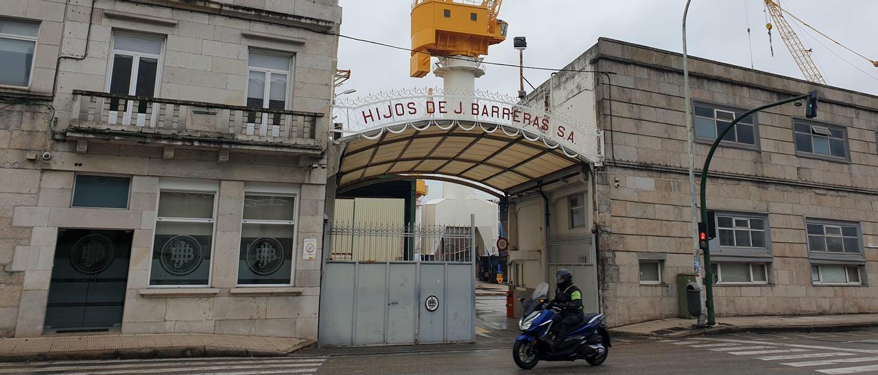 Entrada al astillero Barreras.