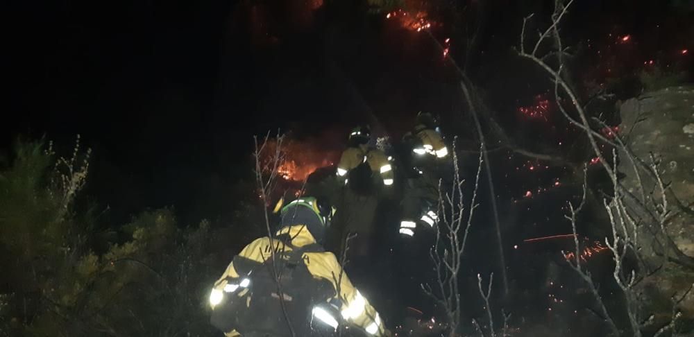 Imágenes del incendio en Casares.