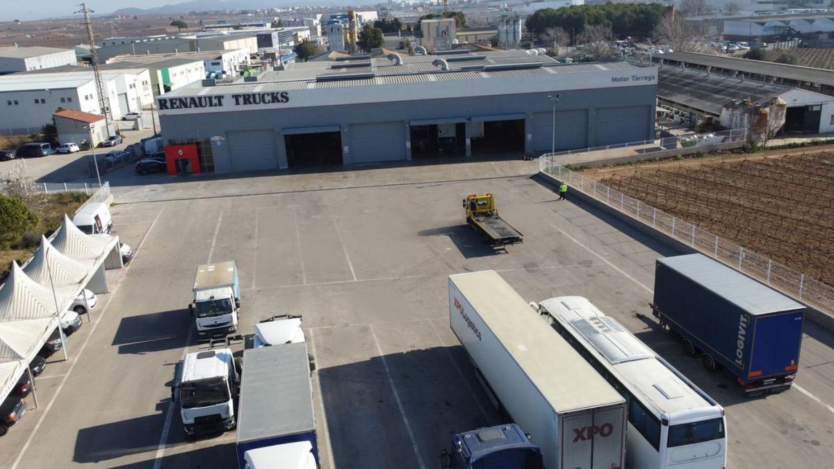 Vista aèria de les instal·lacions de Motor Tàrrega Trucks al Penedès | EMPORDÀ