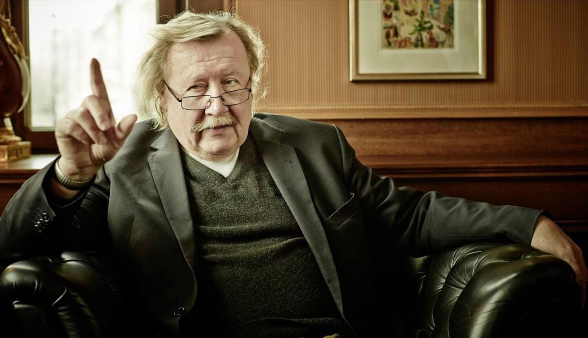 Peter Sloterdijk, a la derecha, junto a Roberto Gil Hernández, el pasado sábado en Tenerife Espacio de las Artes (TEA). | | TEA